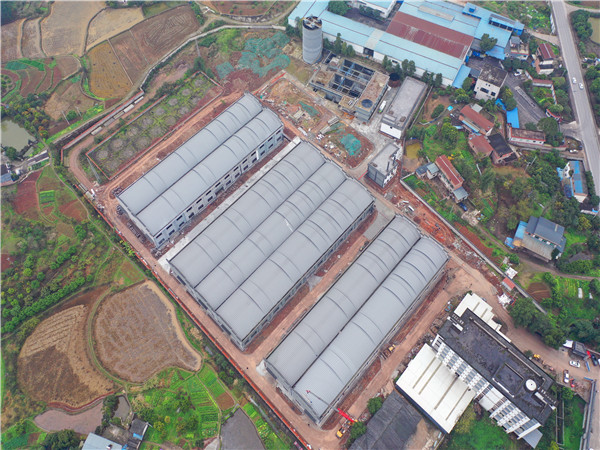 四川某酒廠釀酒車間改造拱形屋頂工程案例解析完工后的釀酒車間拱形屋頂效果圖